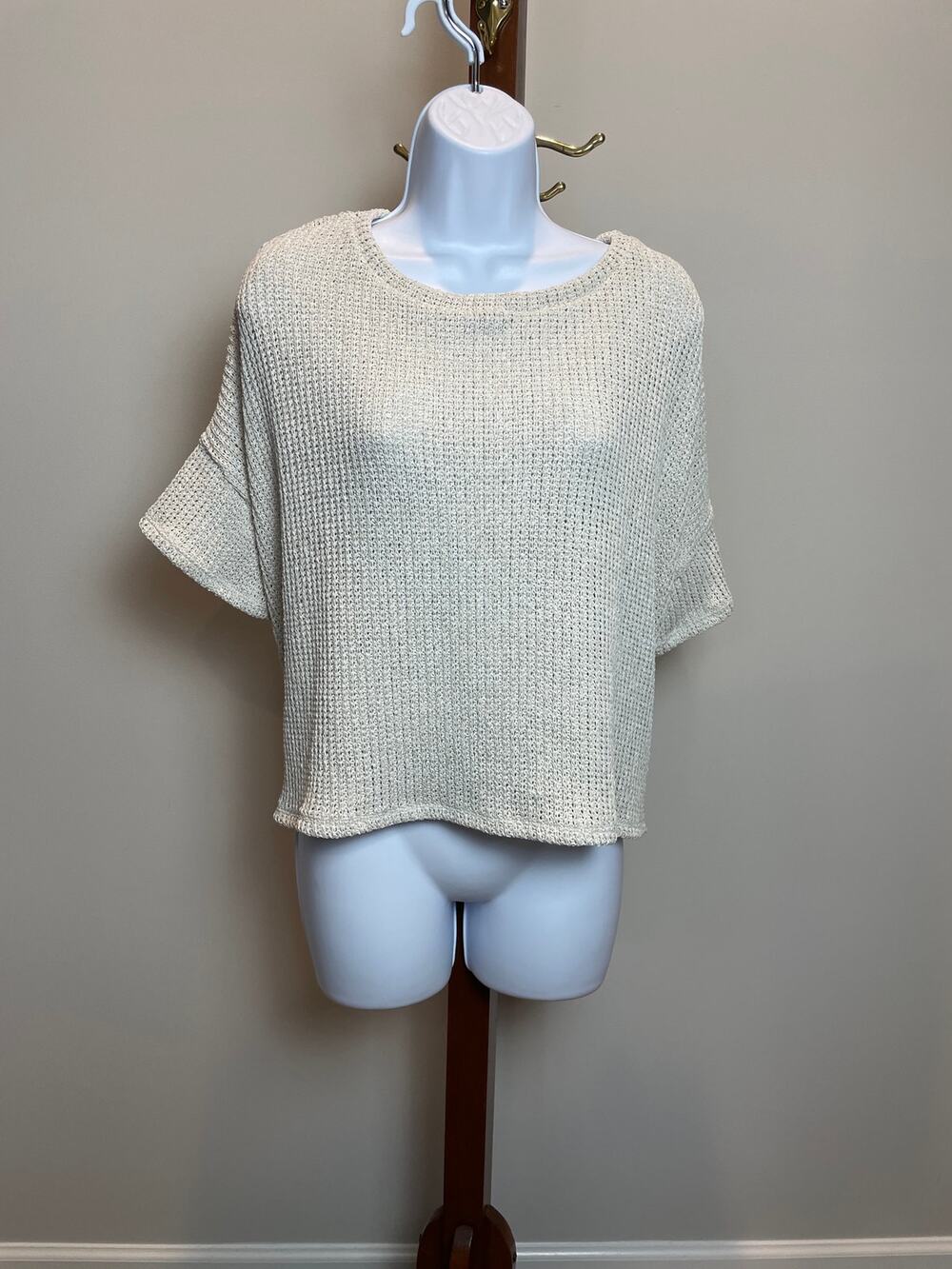 Gilli Sweater Size L Beige Open Knit Short Sleeve Cropped Boxy Round Neck NWT
